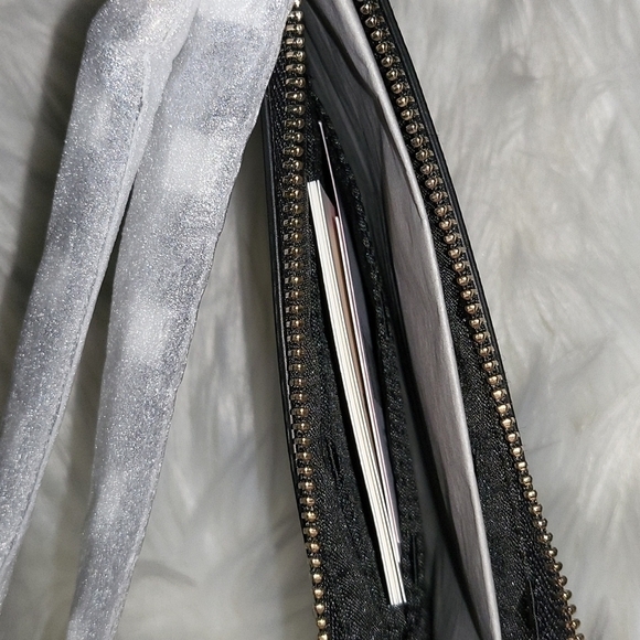 kate spade Shore Street Sailing Stripe Tinie black and white NWT - Picture 5 of 8